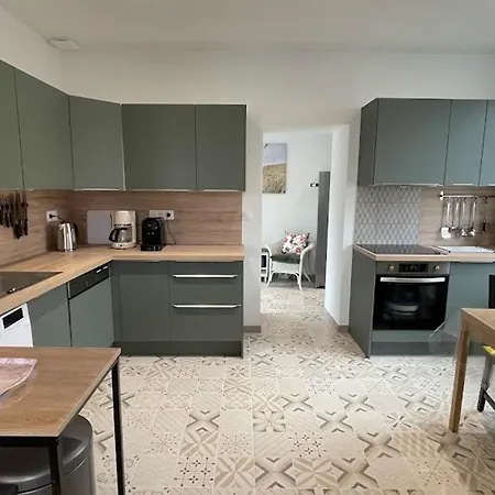 Confort Avec Jardin, Près De Valenciennes - 5 Chambres, équipements Bébé, Borne électrique - Fr-1-510-188 *