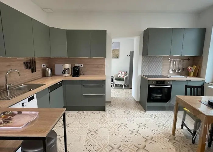 Confort Avec Jardin, Pres De Valenciennes - 5 Chambres, Equipements Bebe, Borne Electrique - Fr-1-510-188 *